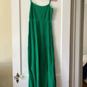 Elegant Green Pleated Dress
